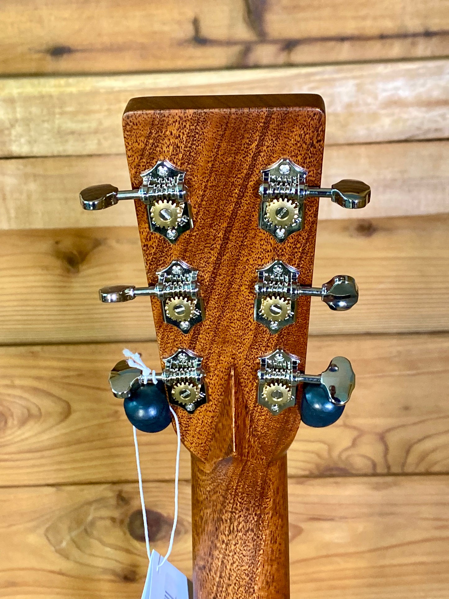 Martin Standard Series OM-28 Acoustic Guitar With Molded Hardshell Case