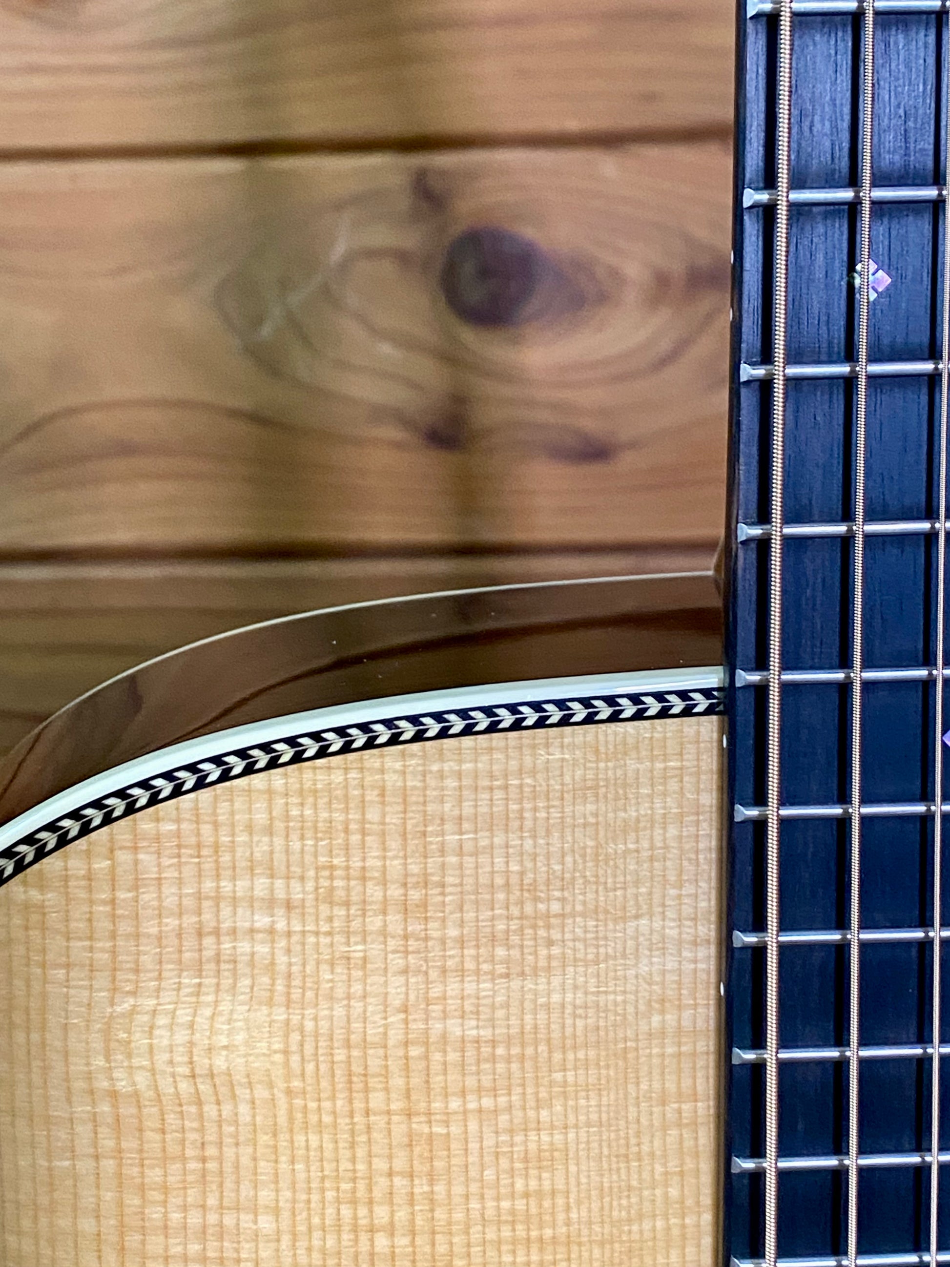 Martin Standard Series OM-28 Acoustic Guitar With Molded Hardshell Case