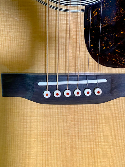 Martin Standard Series OM-28 Acoustic Guitar With Molded Hardshell Case