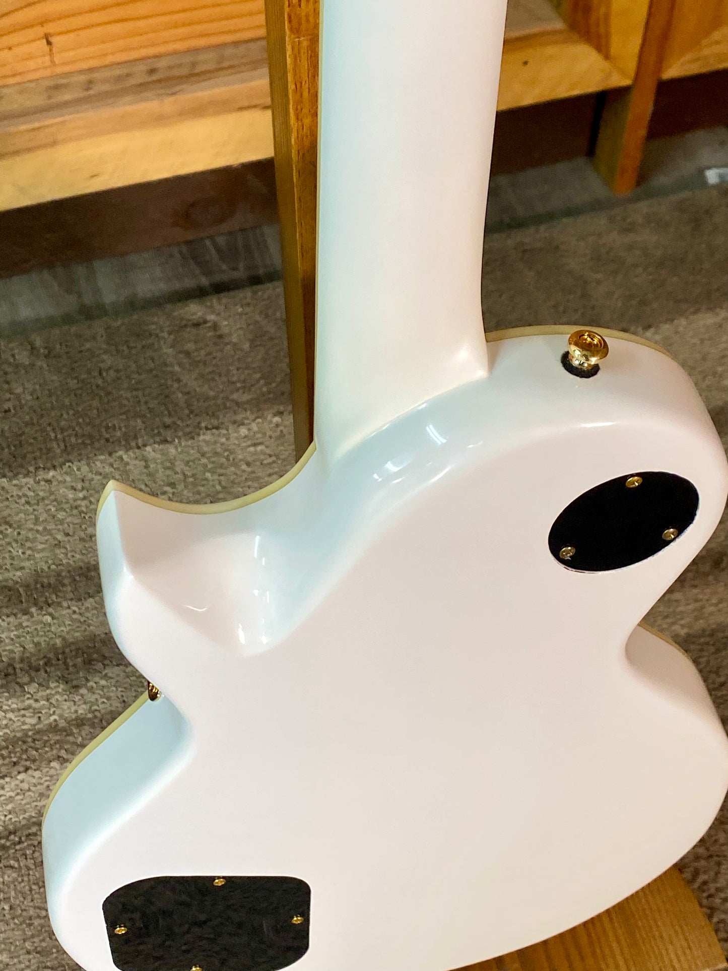 Sire Larry Carlton L7 Single-Cut Electric Guitar in White USED