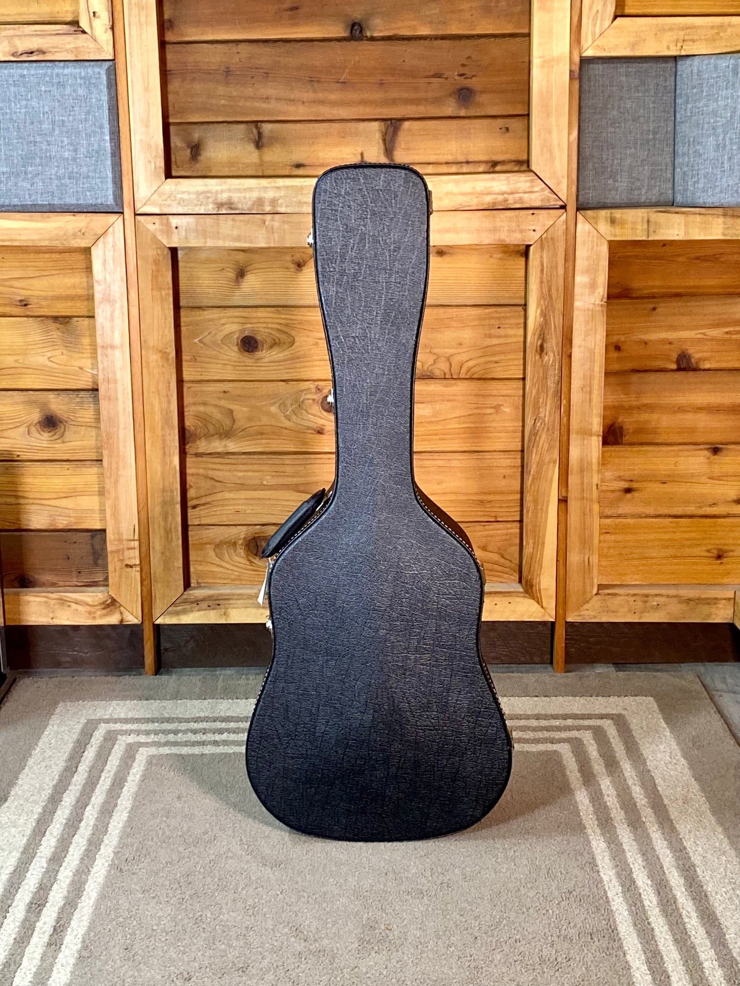 Martin Standard Series D-18 Dreadnought Acoustic Guitar w/Case