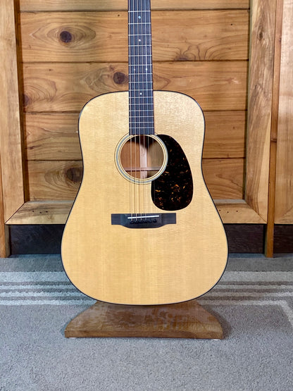 Martin Standard Series D-18 Dreadnought Acoustic Guitar w/Case