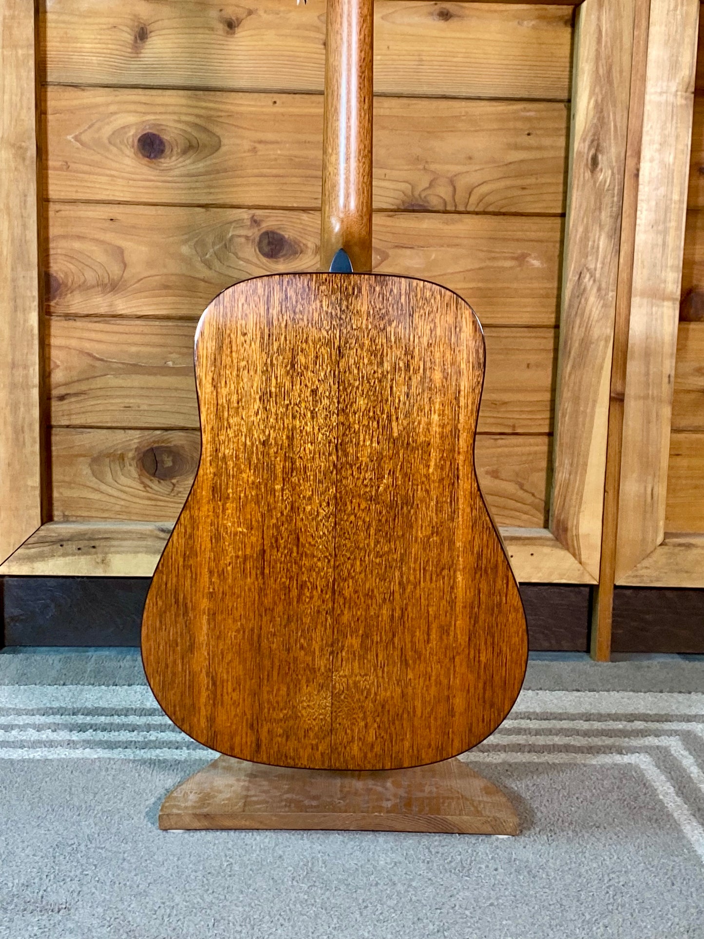 Martin Standard Series D-18 Dreadnought Acoustic Guitar w/Case