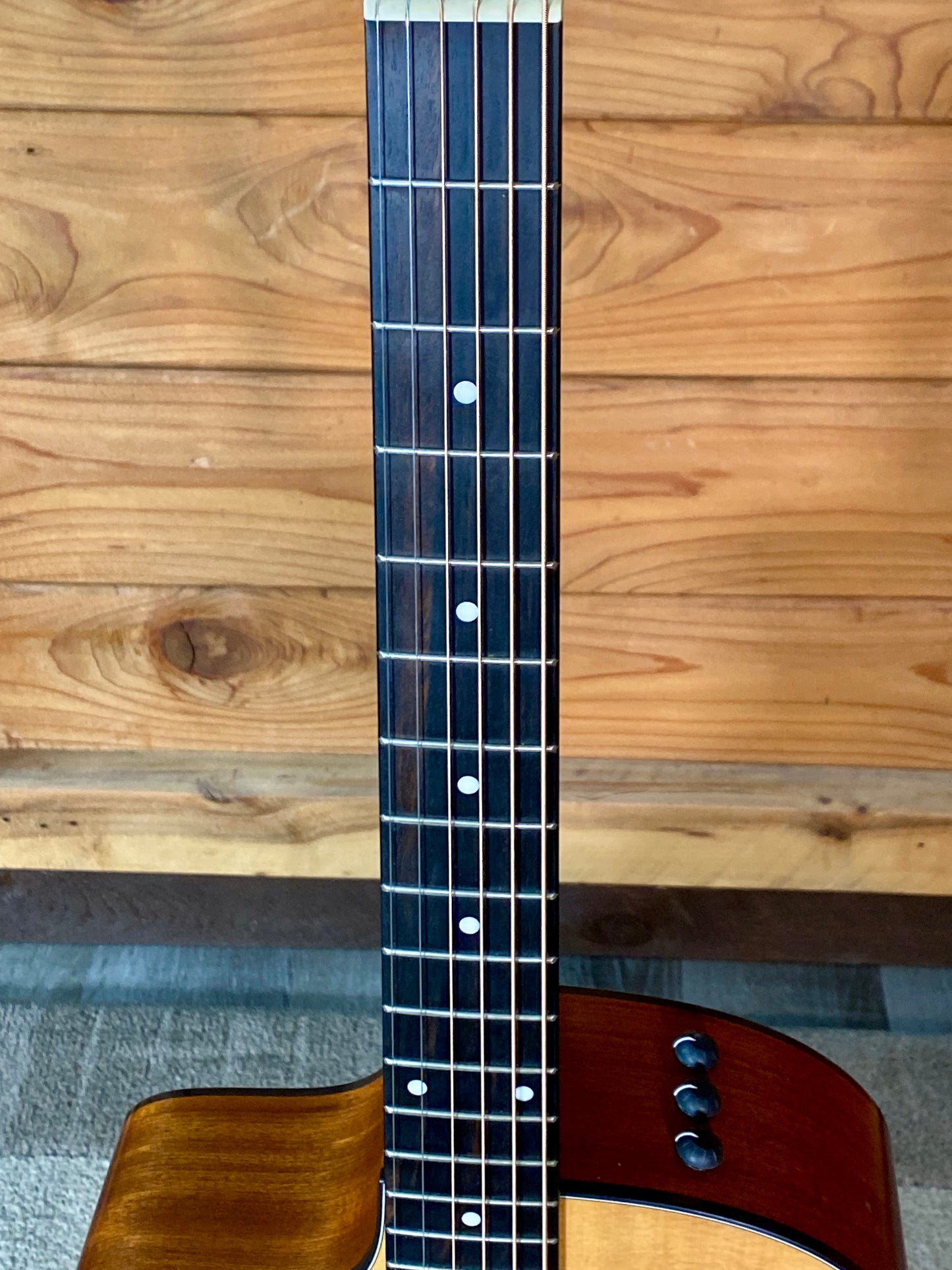 Taylor 114ce Lefty (2014) Electric Acoustic Guitar USED