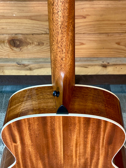 Taylor Gold Label 514e SB Super Auditorium In Sunburst with Firestripe Pickguard