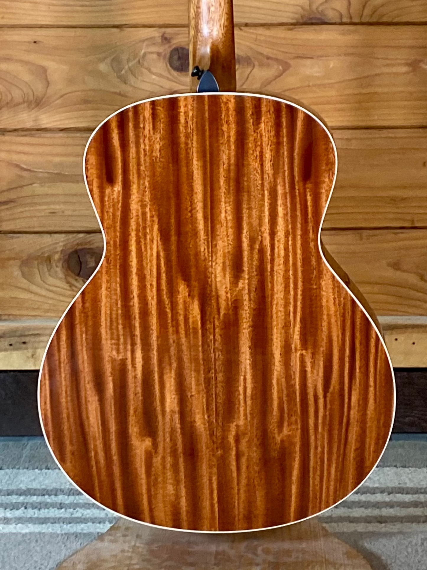 Taylor Gold Label 514e SB Super Auditorium In Sunburst with Firestripe Pickguard 