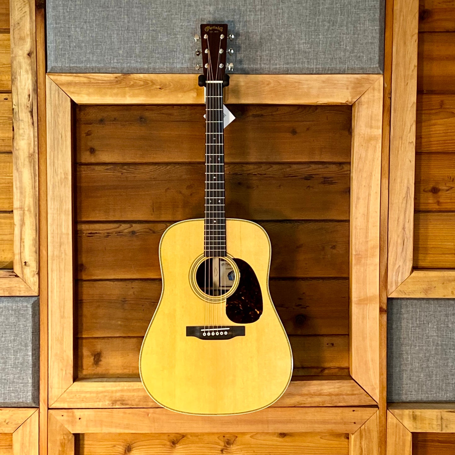 Martin D-28 Billy Strings Dreadnought Acoustic Guitar with Hardshell Case