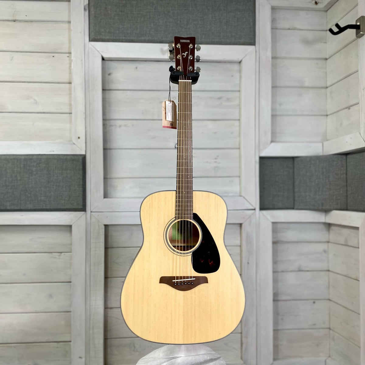 Yamaha FG800M Solid Spruce Top Acoustic Guitar w/ Matte Finish