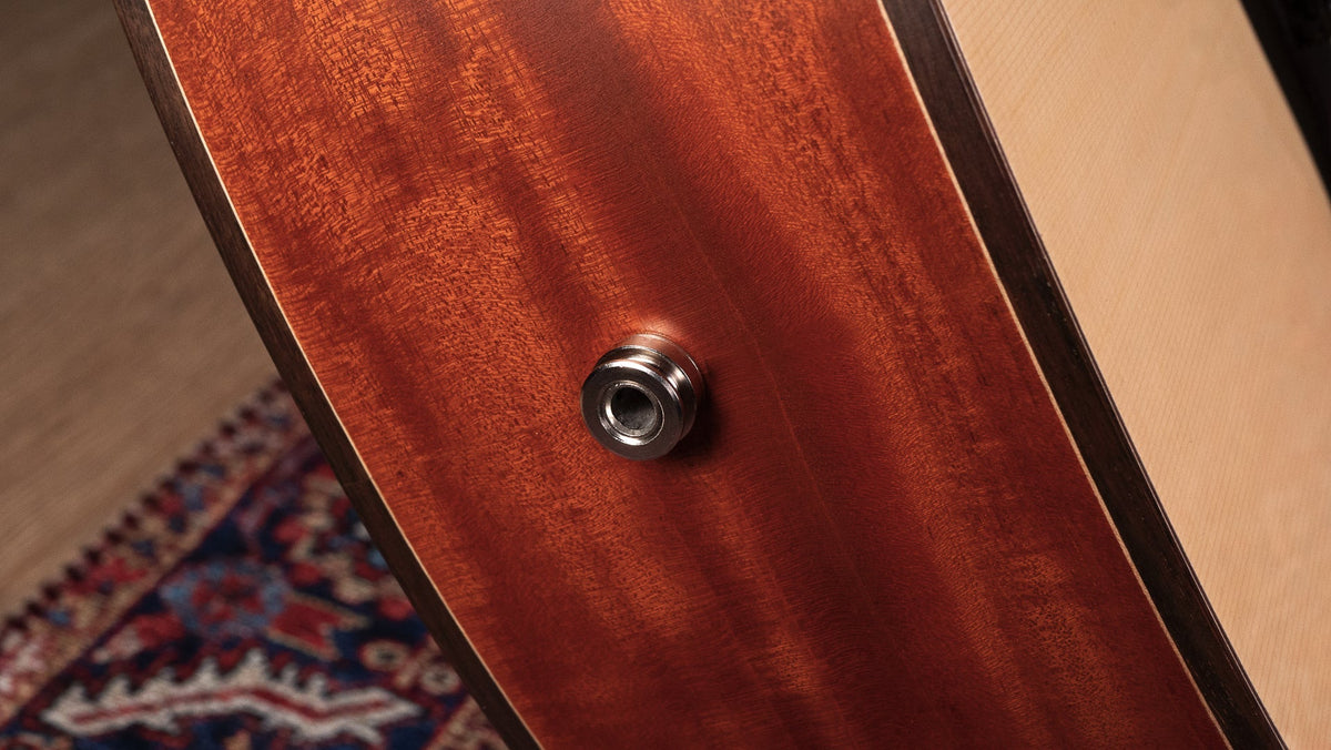 Faith Natural Titan Acoustic Bass Electro, output jack