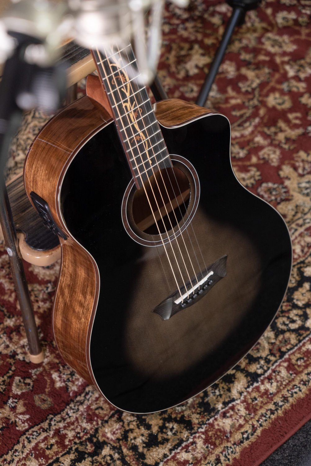 Washburn Bella Tono Studio 9 Vine Acoustic Guitar CE Spruce/Walnut