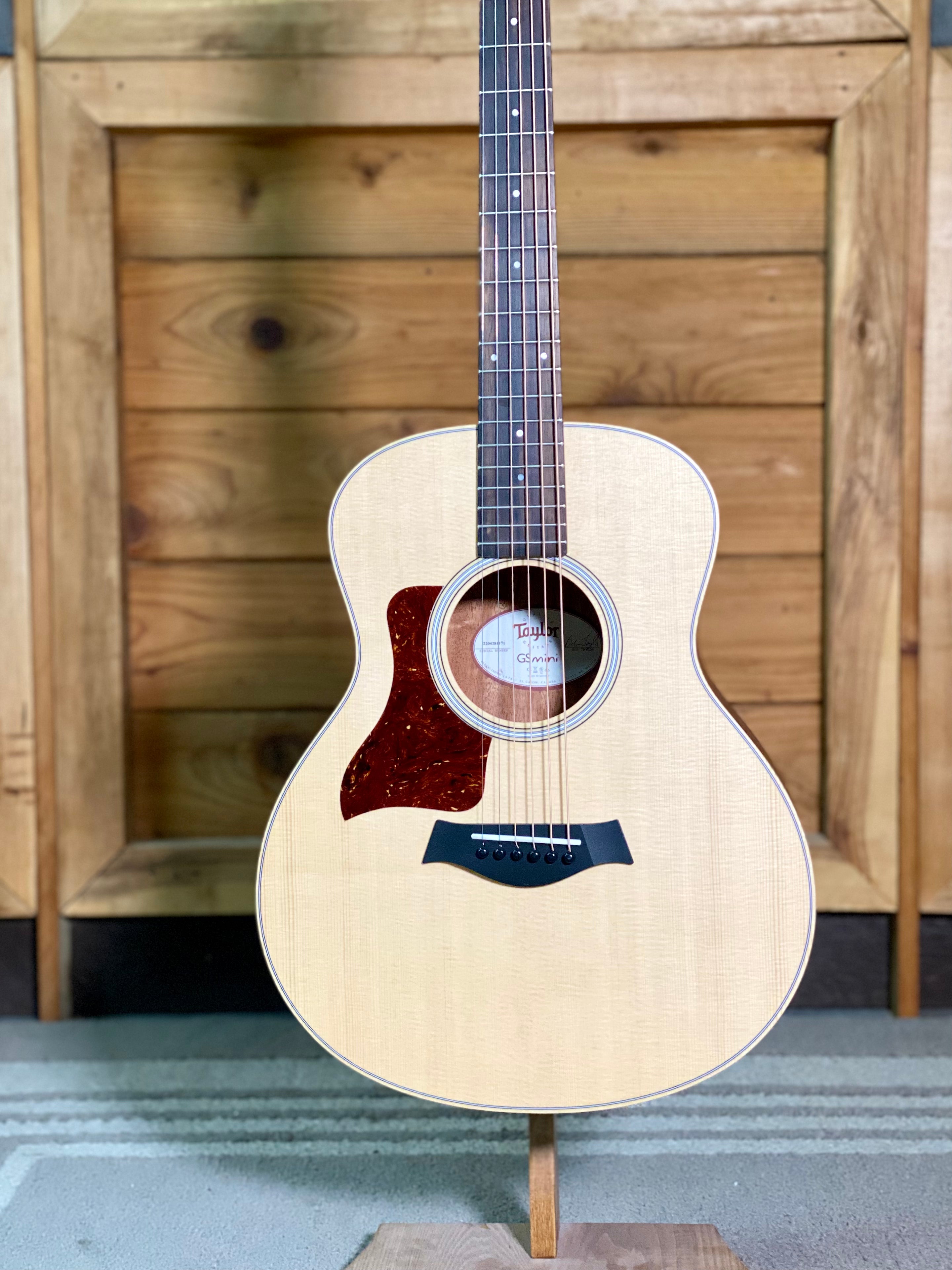 Taylor GS Mini Rosewood Acoustic Guitar, Lefty w/Gig Bag